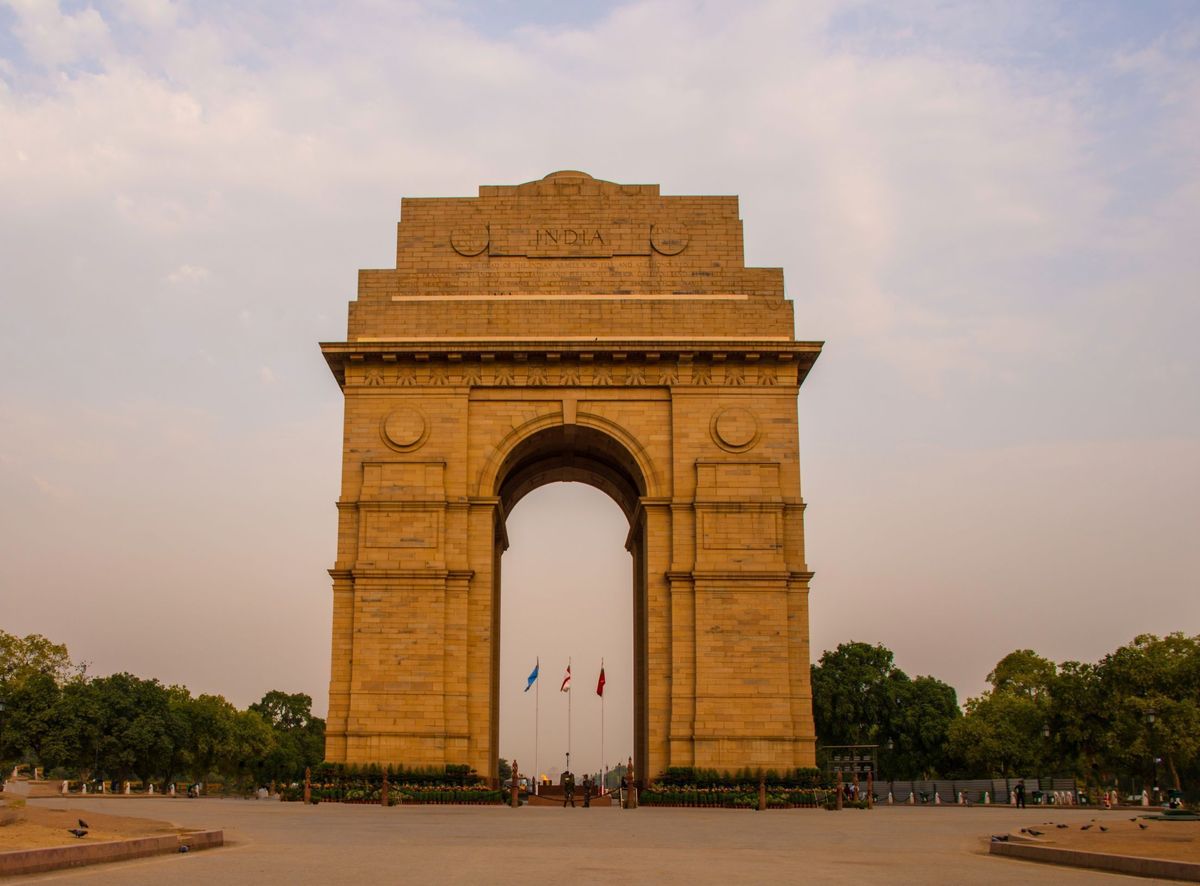 essay on india gate delhi